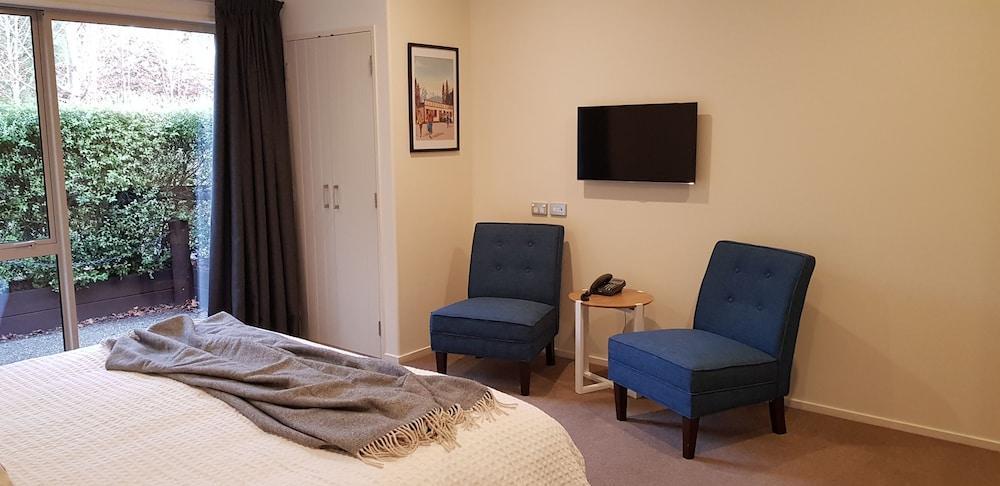 Maple Lodge Luxury Bed & Breakfast Albert Town Bagian luar foto